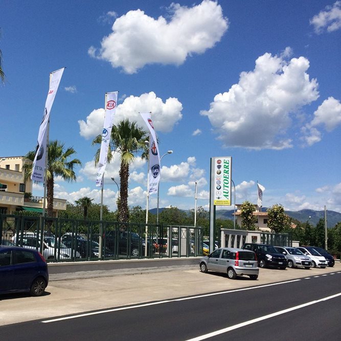 1-Affianchiamo i clienti che scelgono il nostro Centro, per la ricerca dell’auto